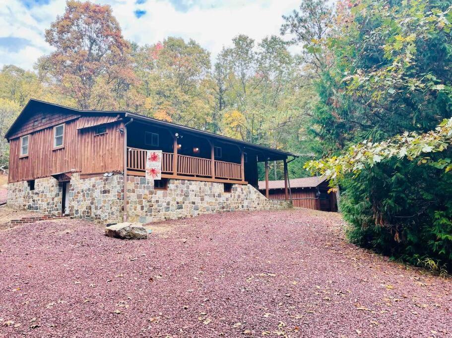 Cozy Log Cabin In Jim Thorpe Exterior photo